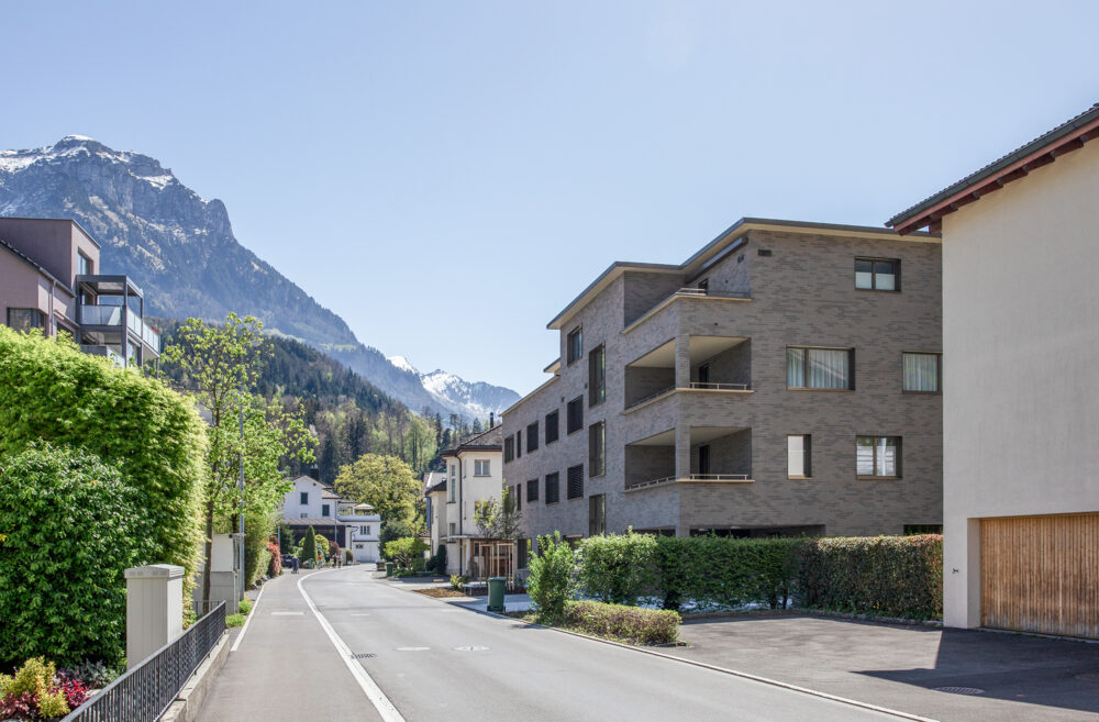 Mehrfamilienhaus in Brunnen