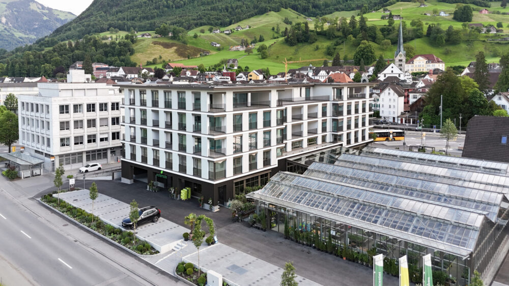 Neubau Gewerbe- und Wohnhaus Kuster in Stans